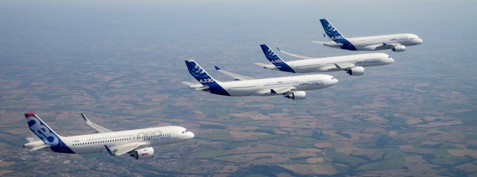 Family Flight - A320neo A350-900 A380 A330-200.jpg
